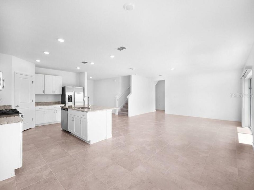 En Venta: $393,999 (5 camas, 3 baños, 2287 Pies cuadrados)