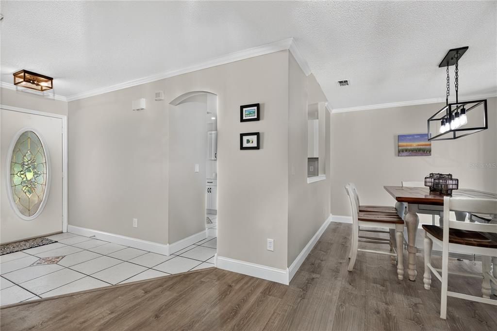 待售: $309,000 (2 贝兹, 2 浴室, 1334 平方英尺)