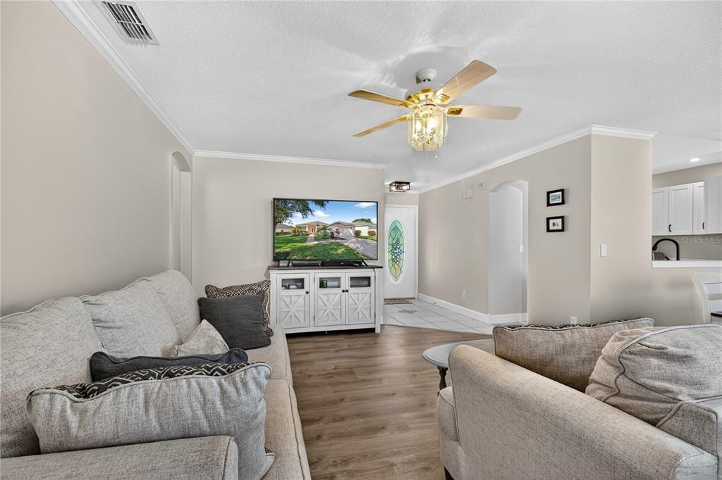 待售: $309,000 (2 贝兹, 2 浴室, 1334 平方英尺)