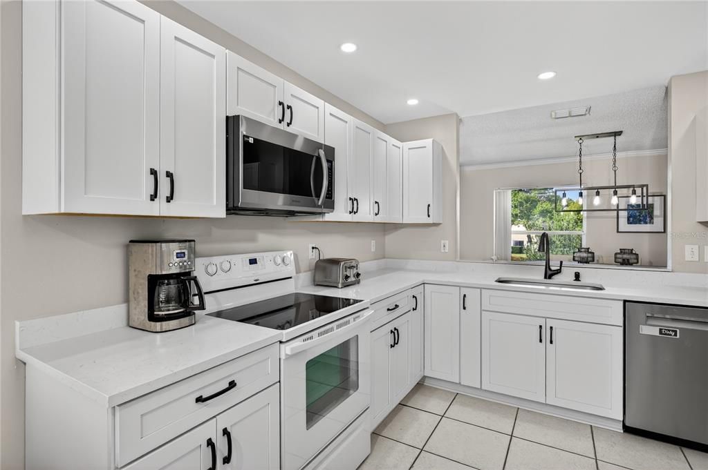 待售: $309,000 (2 贝兹, 2 浴室, 1334 平方英尺)