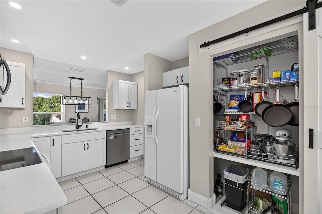 待售: $309,000 (2 贝兹, 2 浴室, 1334 平方英尺)