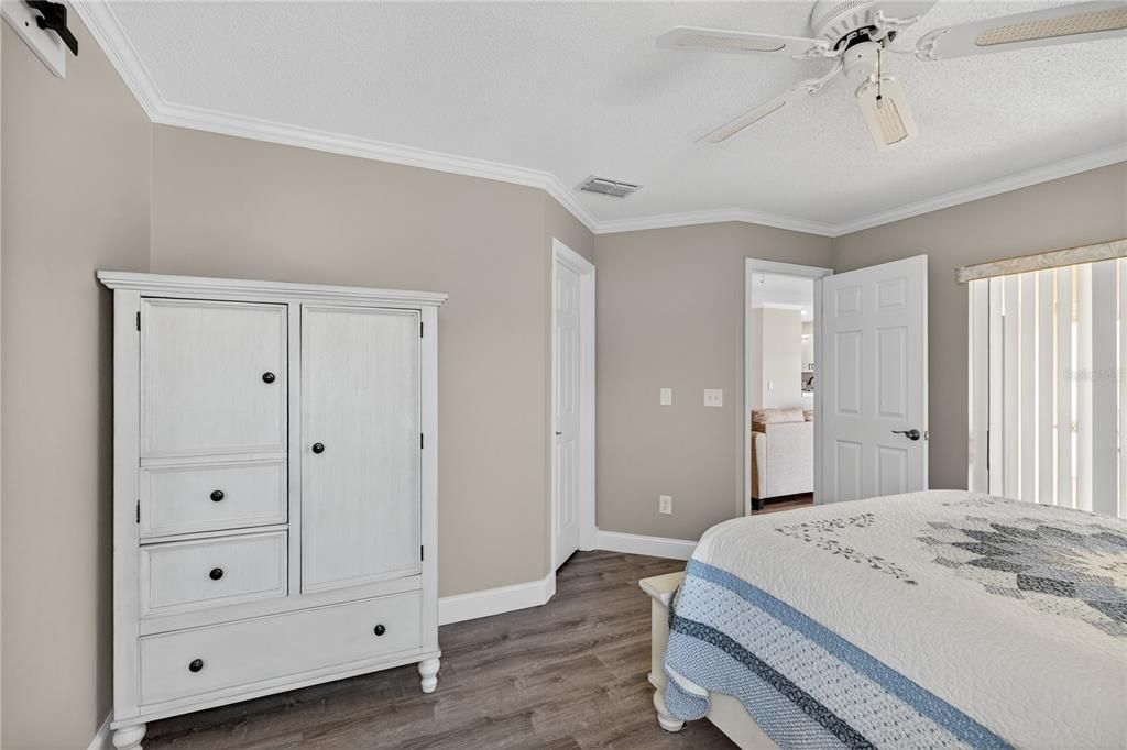 待售: $309,000 (2 贝兹, 2 浴室, 1334 平方英尺)