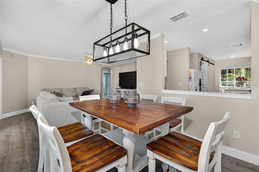 待售: $309,000 (2 贝兹, 2 浴室, 1334 平方英尺)