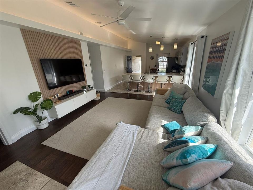 На продажу: $499,000 (3 спален, 2 ванн, 1171 Квадратных фут)