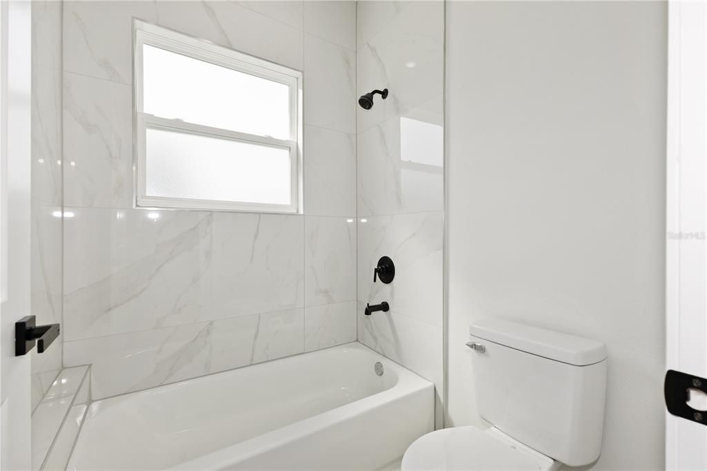 For Rent: $2,200 (4 beds, 3 baths, 1865 Square Feet)