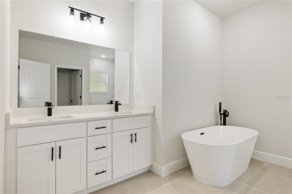 For Rent: $2,200 (4 beds, 3 baths, 1865 Square Feet)