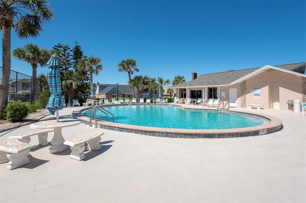 For Sale: $235,000 (2 beds, 2 baths, 1275 Square Feet)