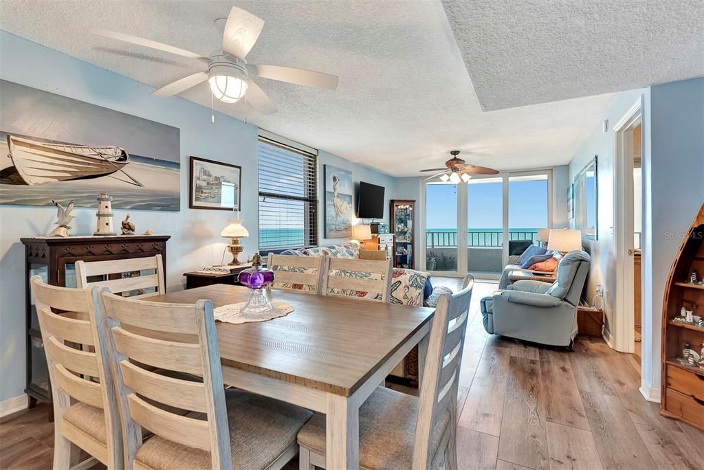 For Sale: $235,000 (2 beds, 2 baths, 1275 Square Feet)