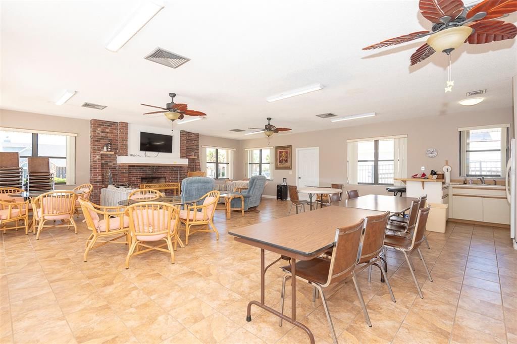 For Sale: $235,000 (2 beds, 2 baths, 1275 Square Feet)