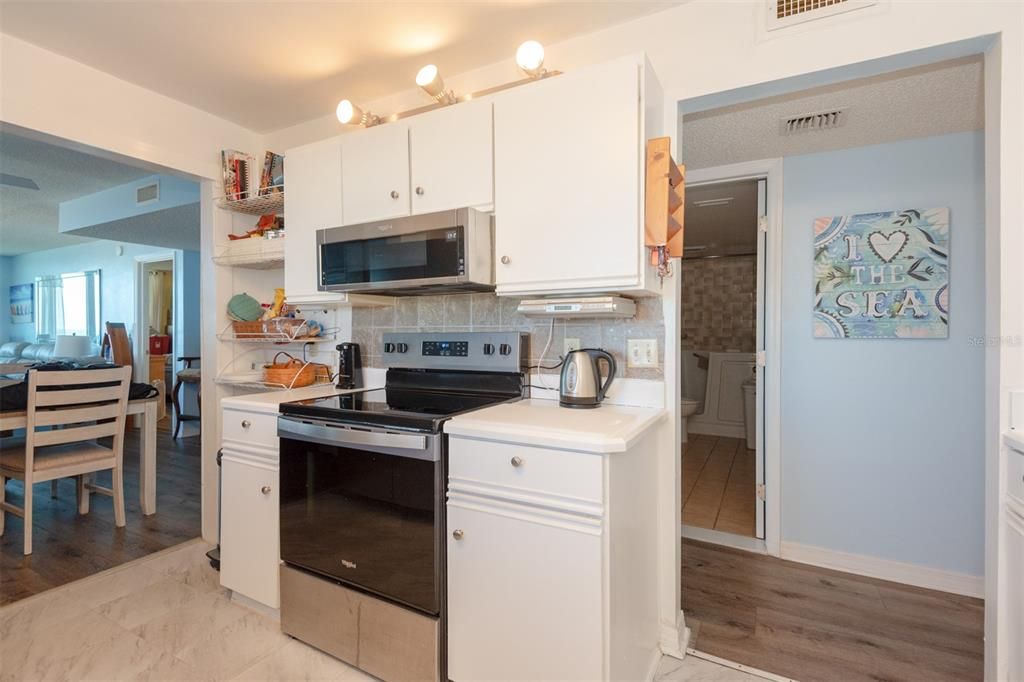 For Sale: $235,000 (2 beds, 2 baths, 1275 Square Feet)