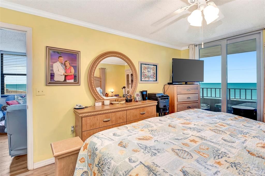 For Sale: $235,000 (2 beds, 2 baths, 1275 Square Feet)