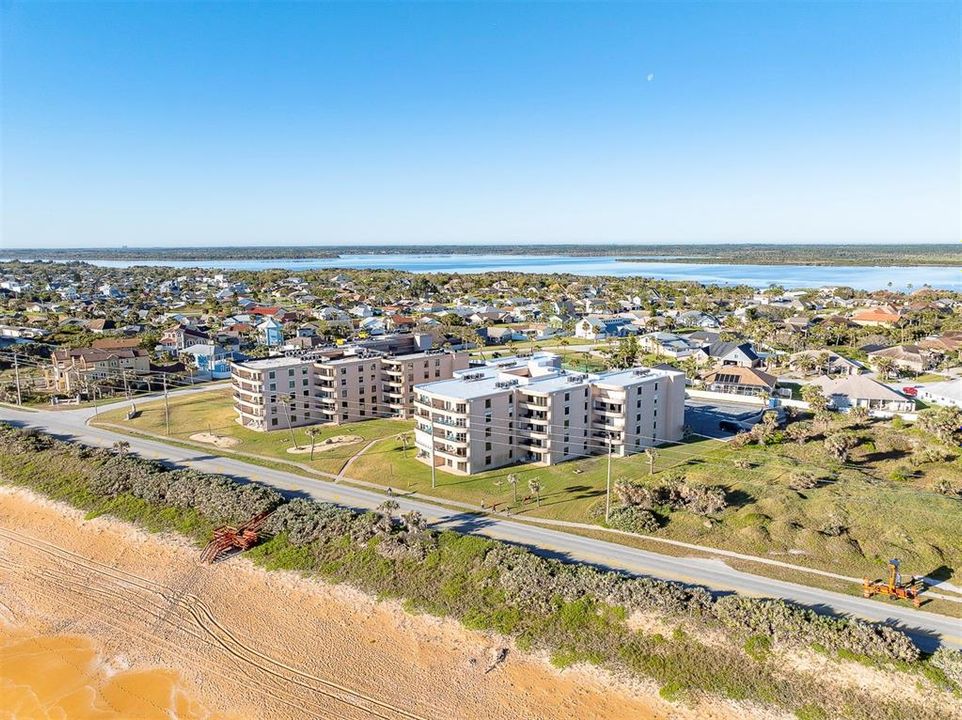 For Sale: $235,000 (2 beds, 2 baths, 1275 Square Feet)