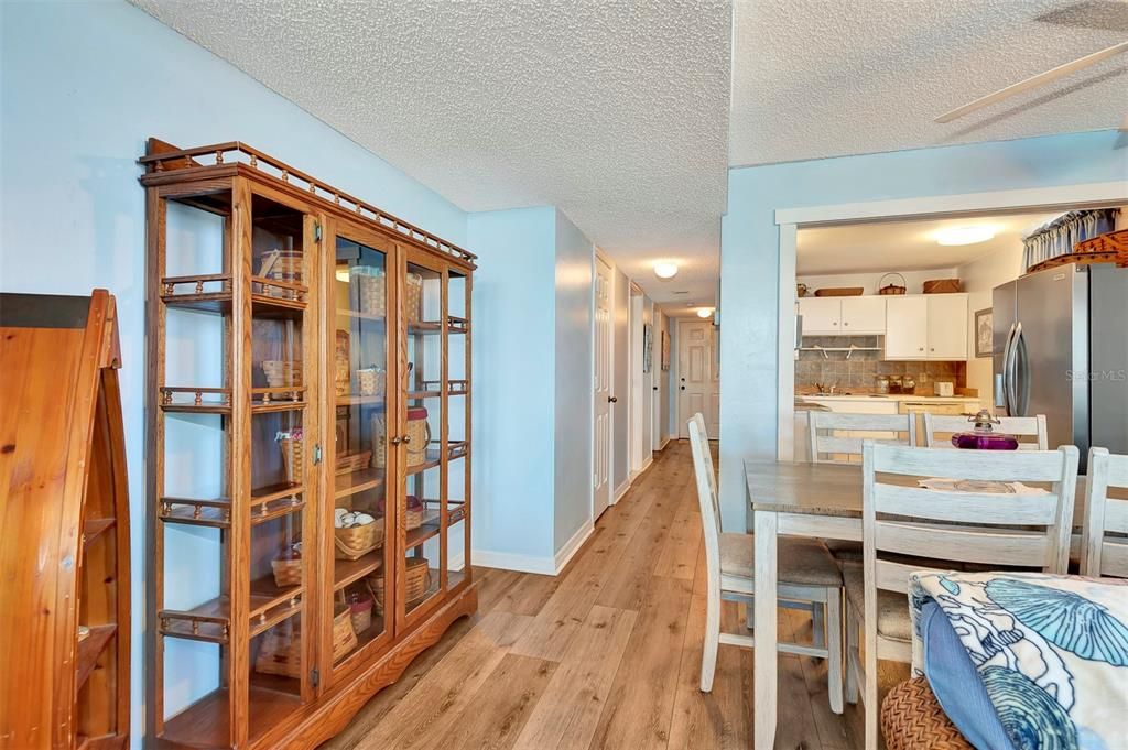 For Sale: $235,000 (2 beds, 2 baths, 1275 Square Feet)