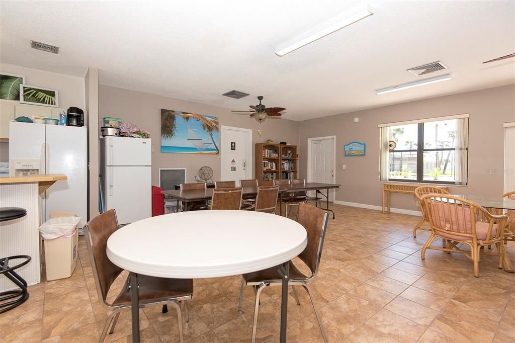 For Sale: $235,000 (2 beds, 2 baths, 1275 Square Feet)