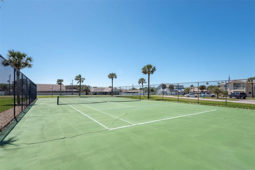 For Sale: $235,000 (2 beds, 2 baths, 1275 Square Feet)