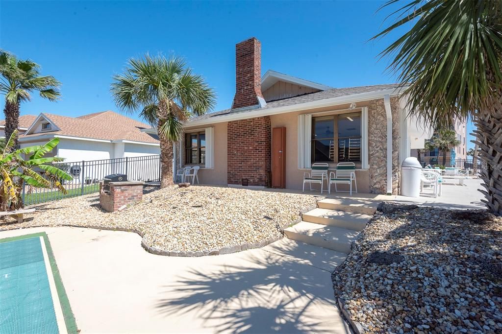 For Sale: $235,000 (2 beds, 2 baths, 1275 Square Feet)