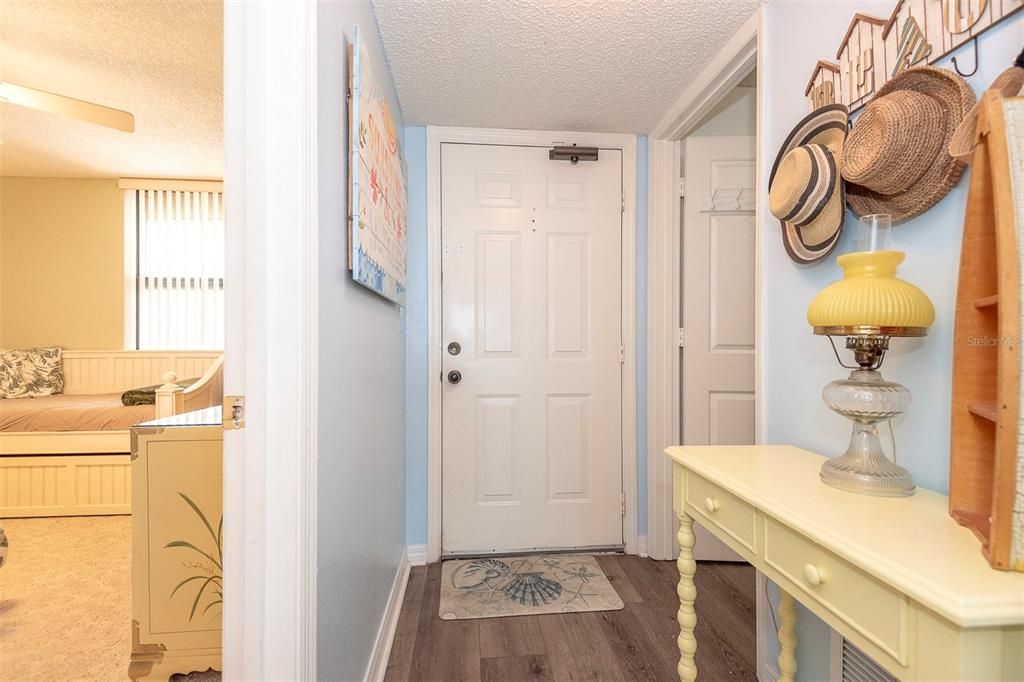 For Sale: $235,000 (2 beds, 2 baths, 1275 Square Feet)