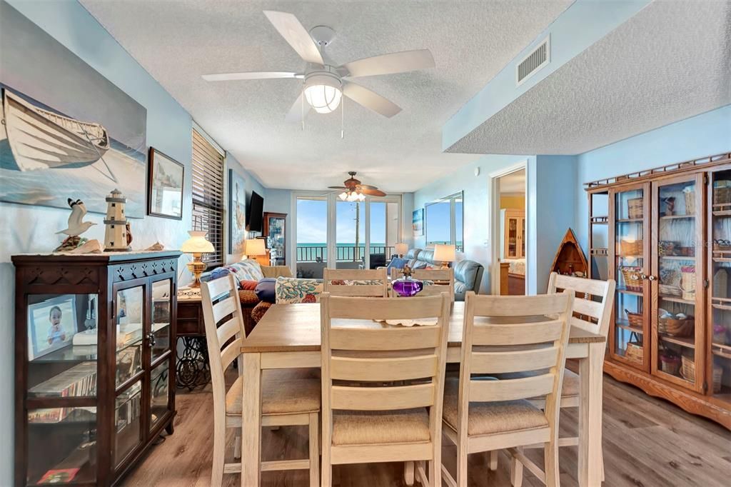 For Sale: $235,000 (2 beds, 2 baths, 1275 Square Feet)