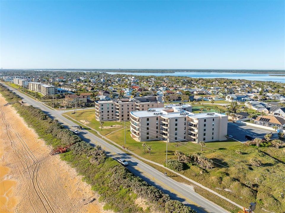 For Sale: $235,000 (2 beds, 2 baths, 1275 Square Feet)