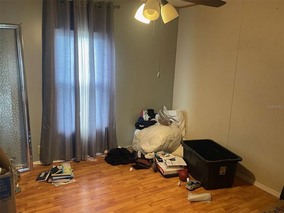 En Venta: $229,000 (4 camas, 2 baños, 1728 Pies cuadrados)