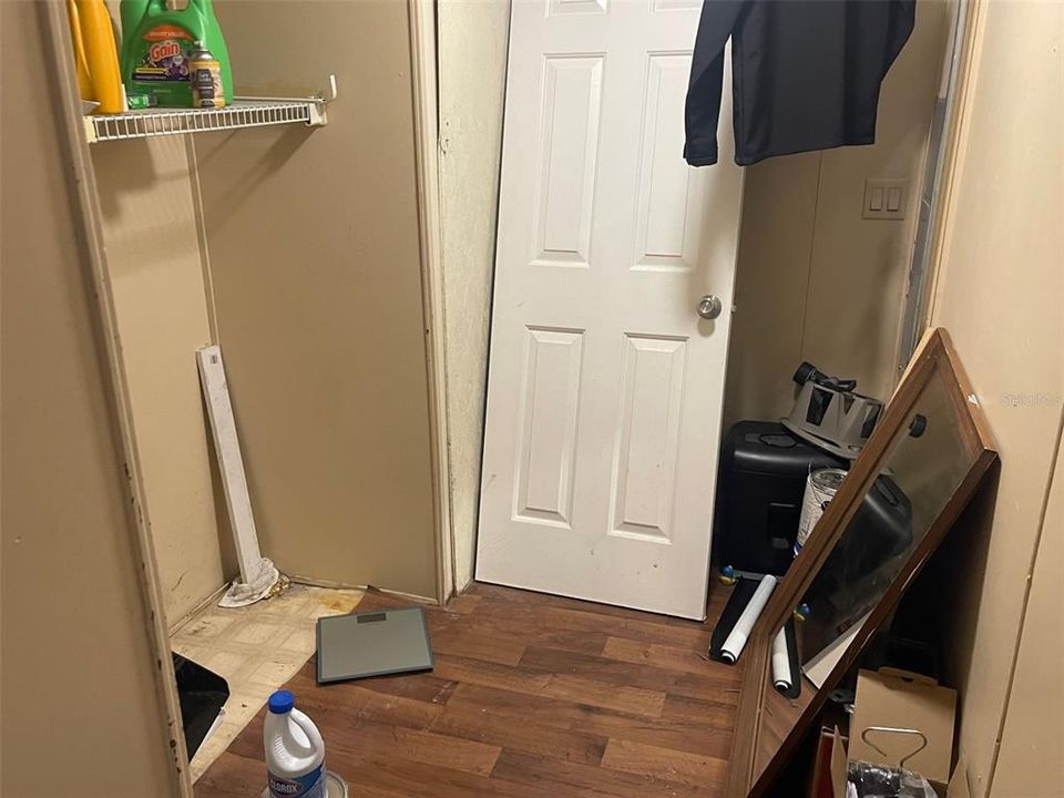 En Venta: $229,000 (4 camas, 2 baños, 1728 Pies cuadrados)