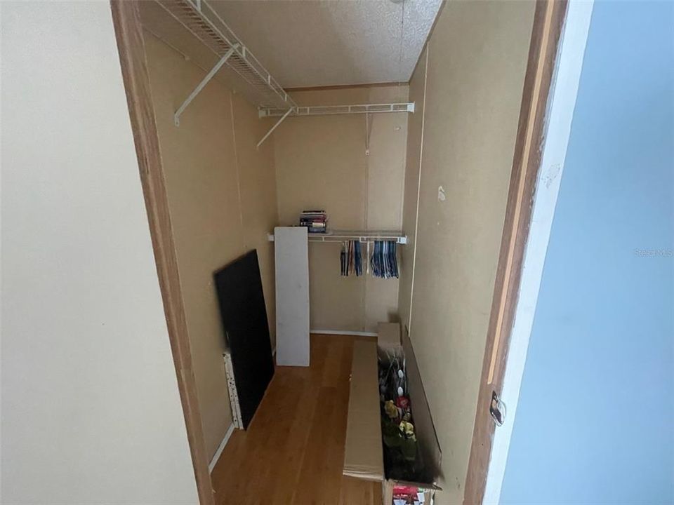 En Venta: $229,000 (4 camas, 2 baños, 1728 Pies cuadrados)