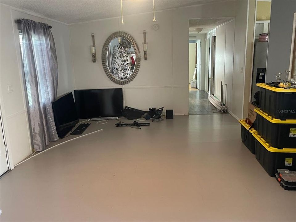 En Venta: $229,000 (4 camas, 2 baños, 1728 Pies cuadrados)