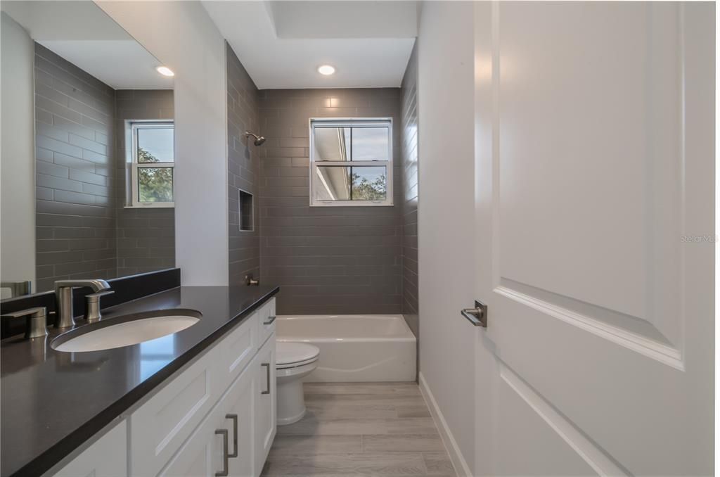 待售: $1,075,000 (4 贝兹, 3 浴室, 2742 平方英尺)