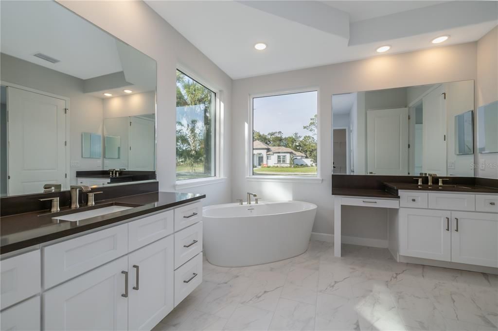 待售: $1,075,000 (4 贝兹, 3 浴室, 2742 平方英尺)