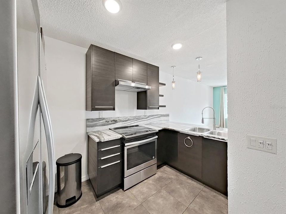 待售: $149,900 (1 贝兹, 1 浴室, 600 平方英尺)