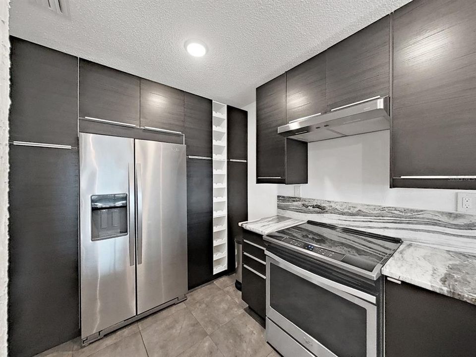 待售: $149,900 (1 贝兹, 1 浴室, 600 平方英尺)