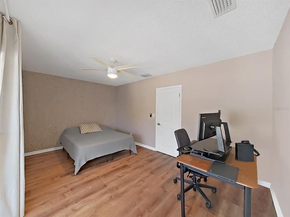 待售: $149,900 (1 贝兹, 1 浴室, 600 平方英尺)