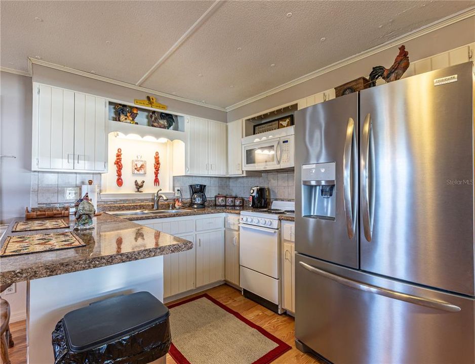 待售: $84,900 (2 贝兹, 2 浴室, 704 平方英尺)