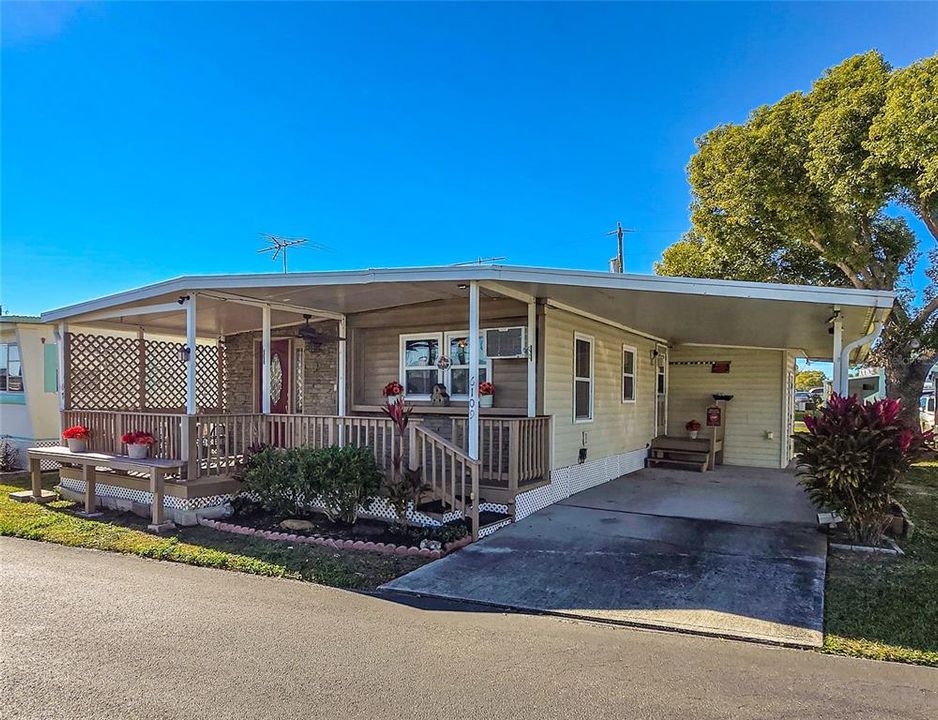 待售: $84,900 (2 贝兹, 2 浴室, 704 平方英尺)