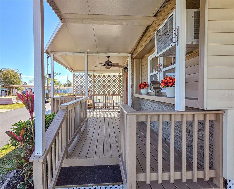 待售: $84,900 (2 贝兹, 2 浴室, 704 平方英尺)