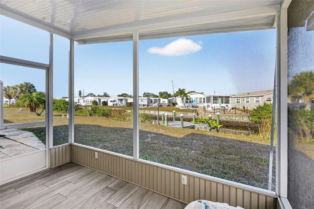 For Sale: $225,000 (2 beds, 2 baths, 1151 Square Feet)