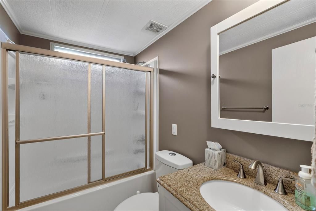 For Sale: $225,000 (2 beds, 2 baths, 1151 Square Feet)