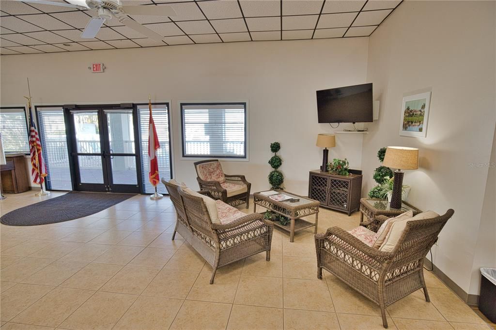 For Sale: $225,000 (2 beds, 2 baths, 1151 Square Feet)