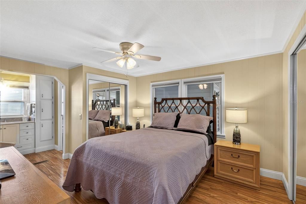 For Sale: $225,000 (2 beds, 2 baths, 1151 Square Feet)