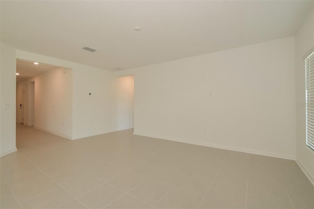 En Renta: $2,245 (4 camas, 2 baños, 1860 Pies cuadrados)