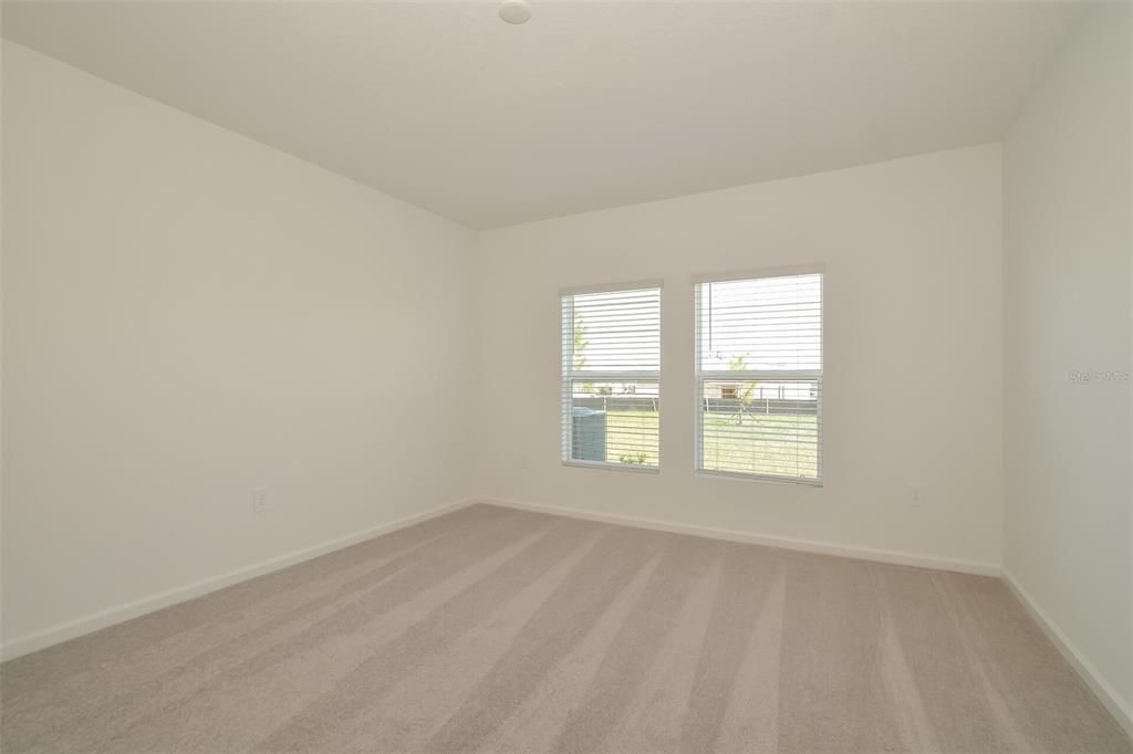 En Renta: $2,245 (4 camas, 2 baños, 1860 Pies cuadrados)