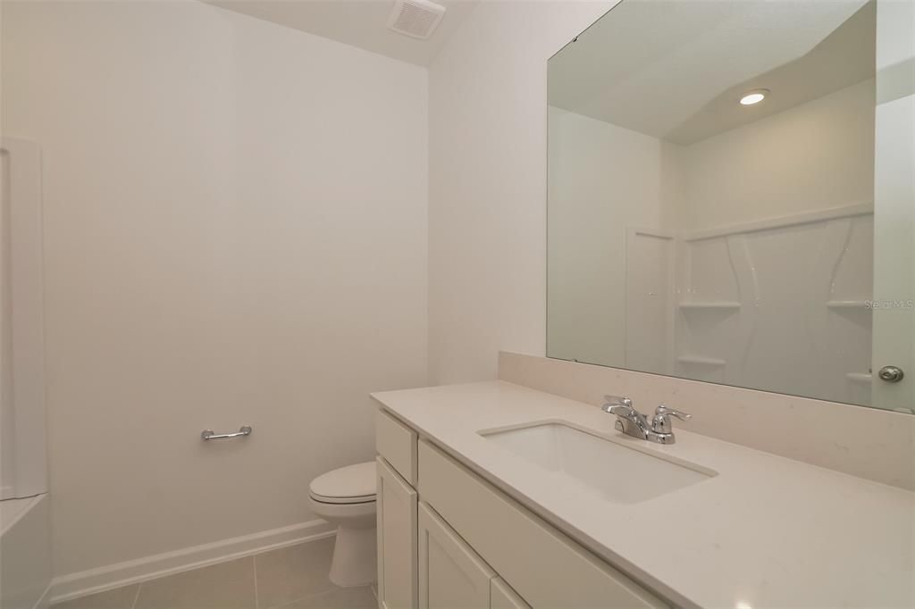 En Renta: $2,245 (4 camas, 2 baños, 1860 Pies cuadrados)