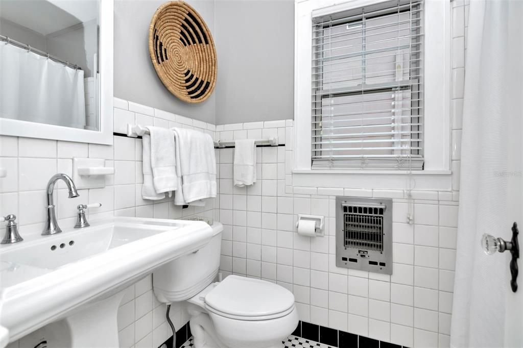 На продажу: $649,900 (3 спален, 2 ванн, 1754 Квадратных фут)