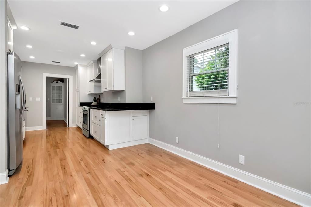 На продажу: $649,900 (3 спален, 2 ванн, 1754 Квадратных фут)