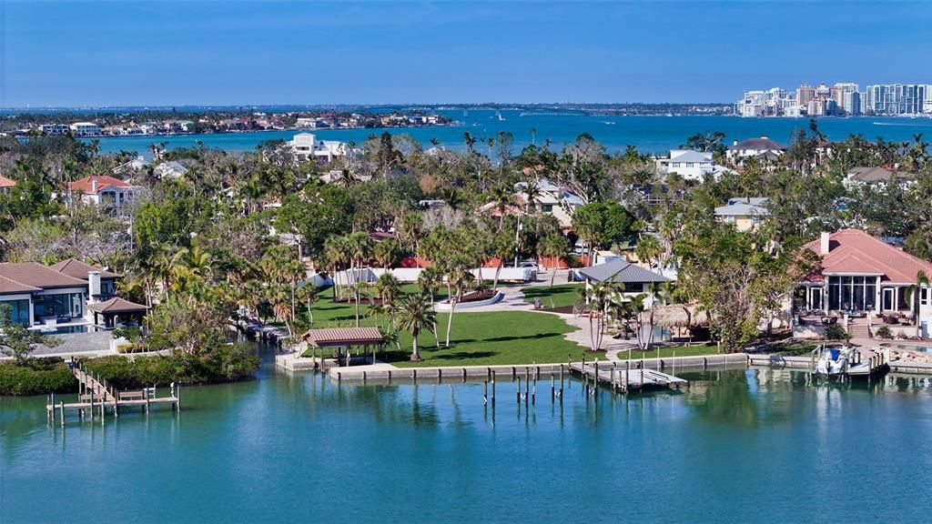 For Sale: $5,750,000 (0.68 acres)