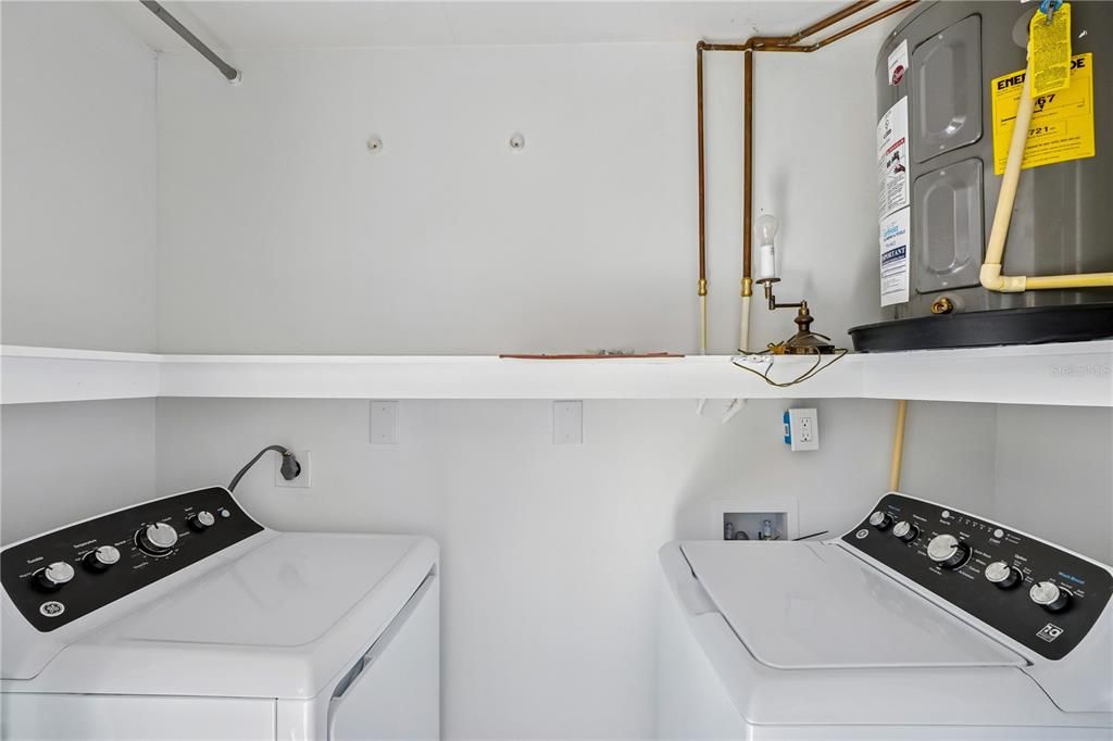 For Sale: $569,000 (2 beds, 2 baths, 1441 Square Feet)