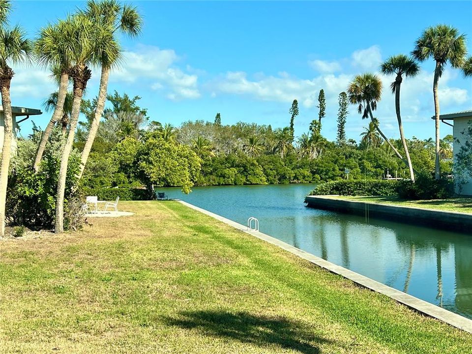 For Sale: $569,000 (2 beds, 2 baths, 1441 Square Feet)