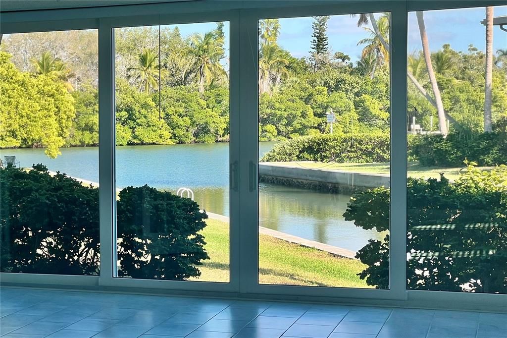 For Sale: $569,000 (2 beds, 2 baths, 1441 Square Feet)