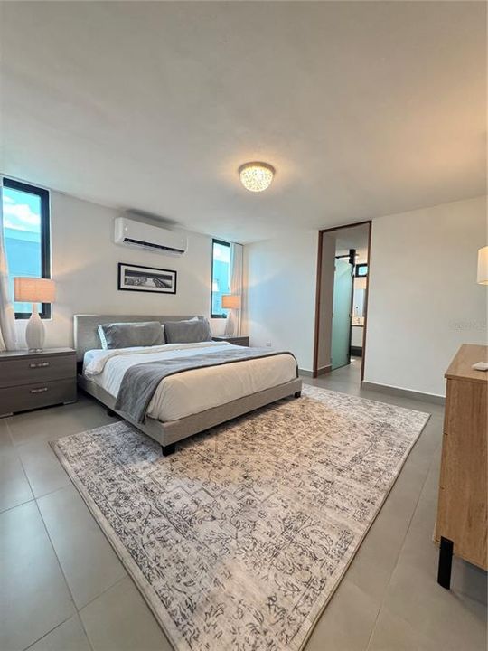 For Sale: $995,000 (4 beds, 3 baths, 2000 Square Feet)
