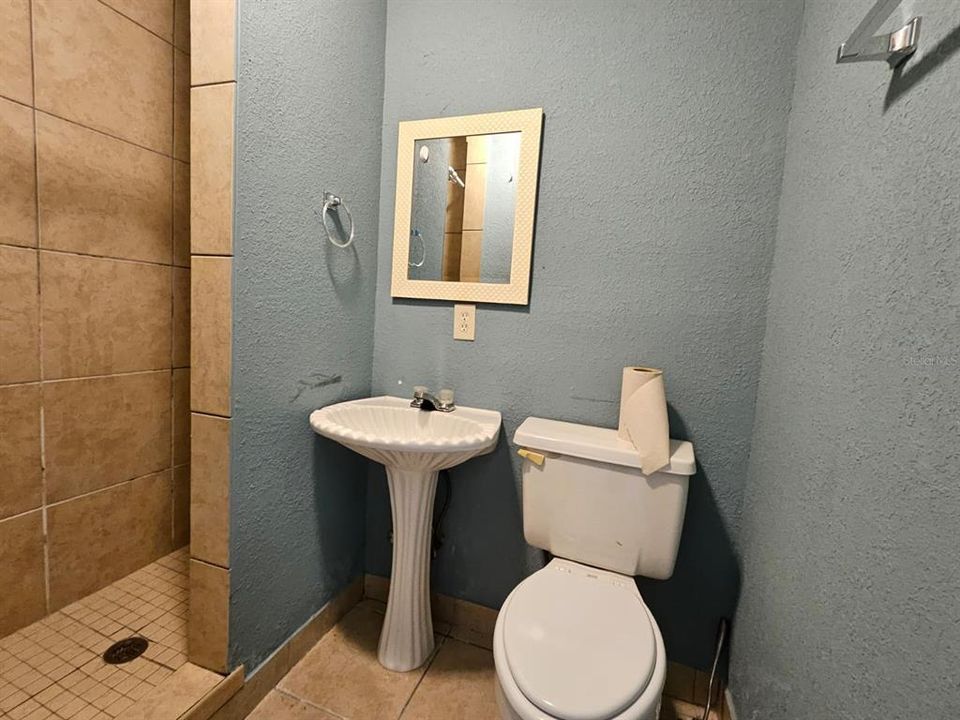 For Rent: $1,250 (1 beds, 1 baths, 455 Square Feet)